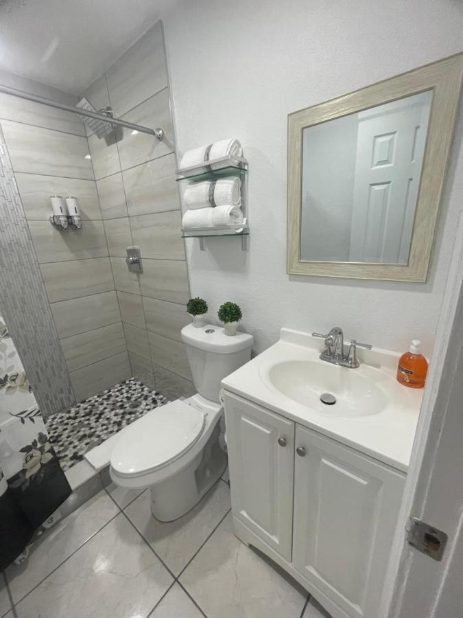 Tranquilo Y Fantastico Apartamento Cerca De Playas Y Areopuerto Tampa Esterno foto